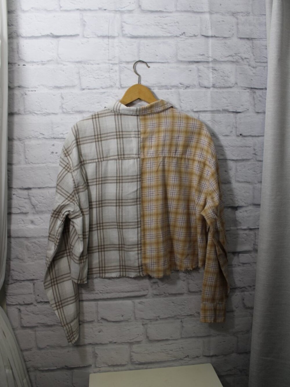Aeropostale Large Colorblock Plaid Cropped Raw Hem Longsleeve Button Front Shirt - Picture 5 of 8